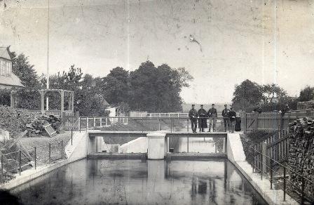 Fæstningskanalen. Knuppels_bro ved Lyngby Stemmeværk 1894. Arkiv.dk